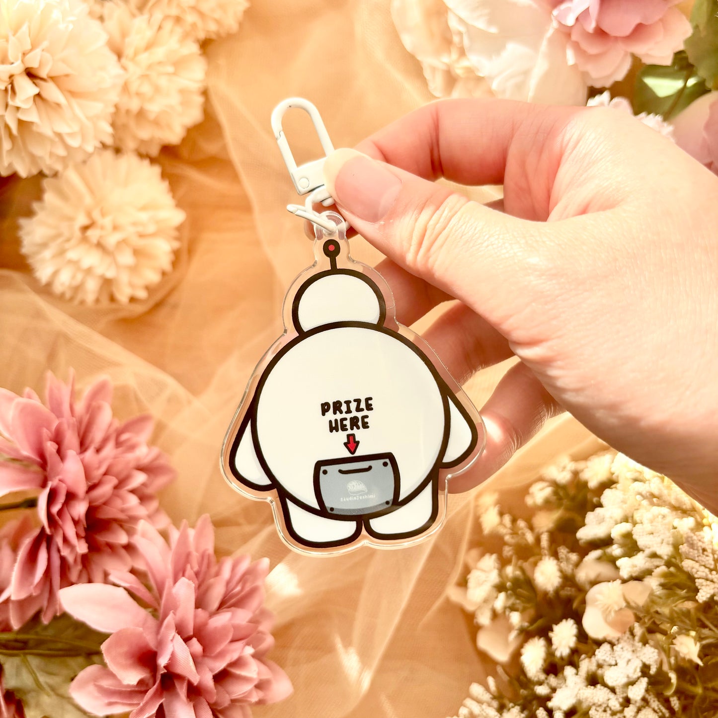 Claw Machine Shaker Keychain